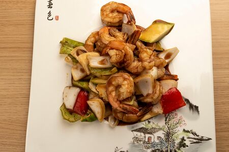 Креветки по-китайски в соевом соусе