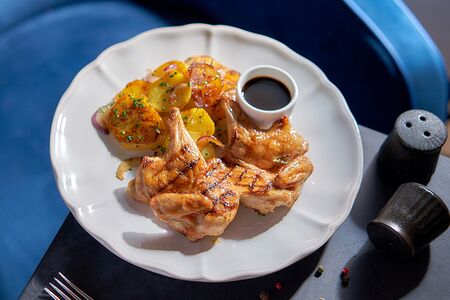 Фермерский цыпленок на гриле