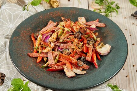 Салат мясной