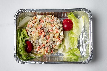 Оливье с говяжьим языком су-вид