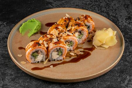 Ролл Лосось карамель с угрём