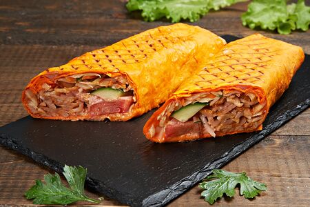 Шаурма в сырном лаваше Халяль