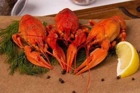 Раки вареные крупные