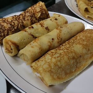 Блин с творогом и изюмом