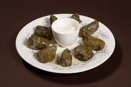 Долма в винoградных листьях