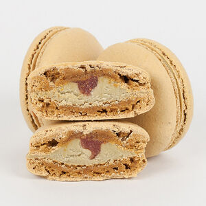 Макарон Клубника-фисташка