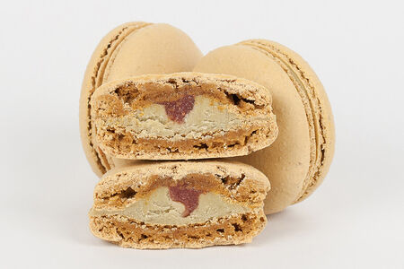 Макарон Клубника-фисташка