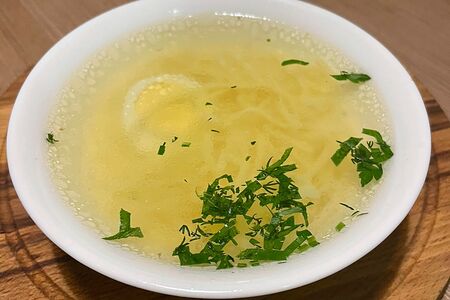 Куриный бульон с лапшой