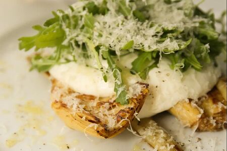 Жареные артишоки с муссом из пармезана