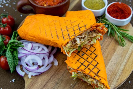 Шаурма в сырном лаваше