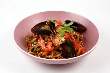 Вок удон с морепродуктами