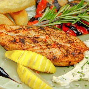 Սաղմոն բանջարեղենով