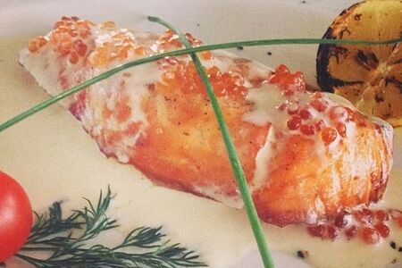 Стейк из семги со сливочно-лимонным соусом