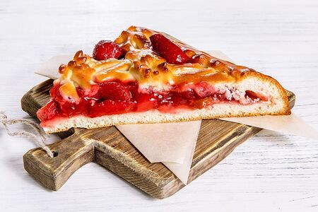 Пирог с клубникой