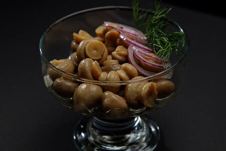 Маринованные грибы