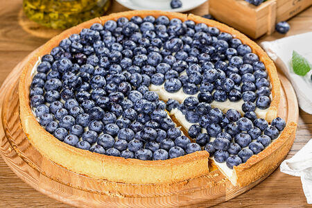 Пирог со свежей голубикой