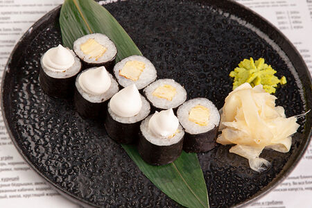 Ролл с омлетом и сыром