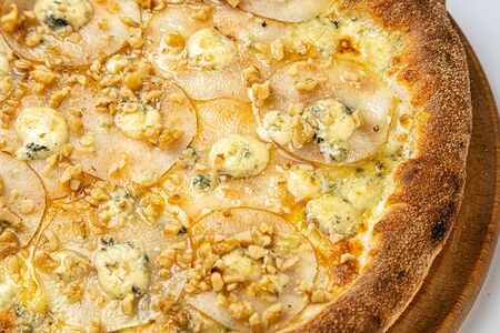 Пицца с грушей и горгонзолой (Милан)