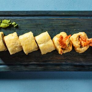 Горячий ролл с креветкой темпура