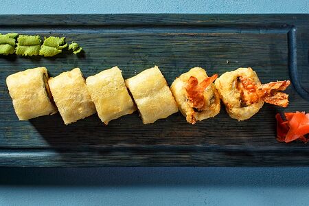 Горячий ролл с креветкой темпура