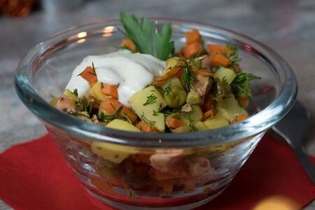 Салат Оливье с растительной колбасой