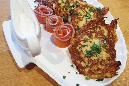 Драники со слабосоленой форелью