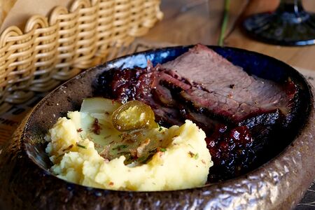 Брискет с картофельным пюре