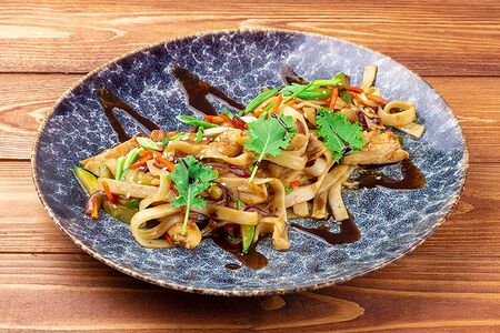 Вок с курицей