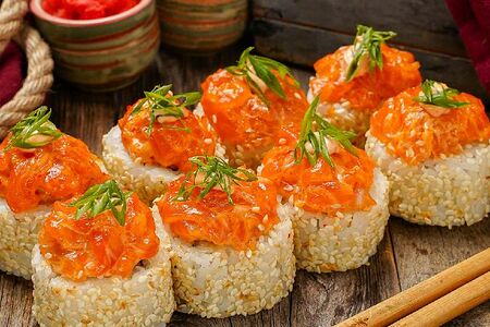 Ролл острый лосось