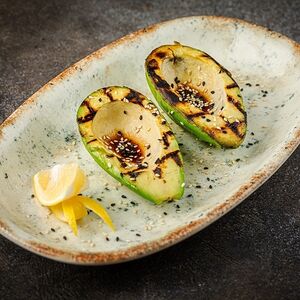 Авокадо на гриле