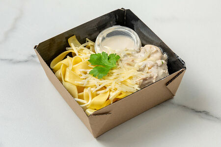 Феттучини с курицей и грибами