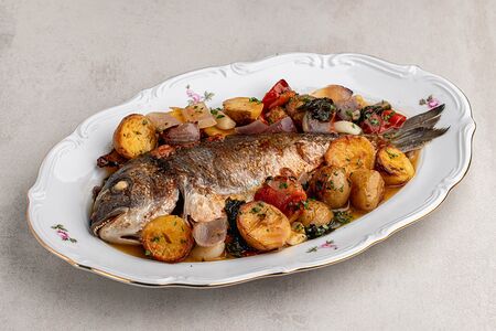 Дорадо в соусе аква пацца