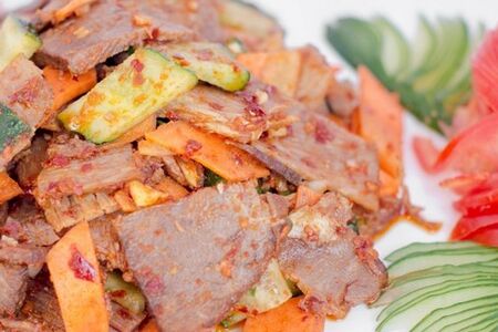 Салат из говядины с овощами