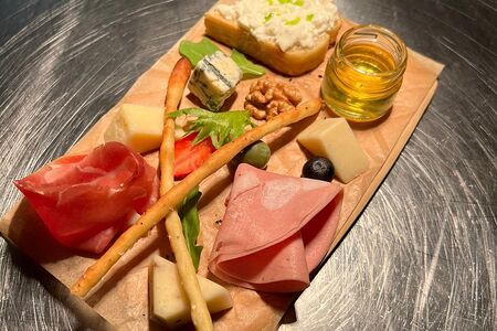 Закуска к вину