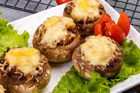 Фаршированные шампиньоны