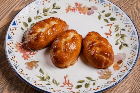 Расстегай с форелью и палтусом