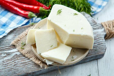 Сулугуни в нарезке