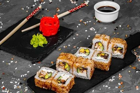 Ролл Бонито с угрем