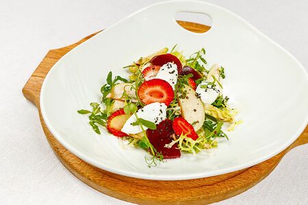 Салат с сыром Шавру