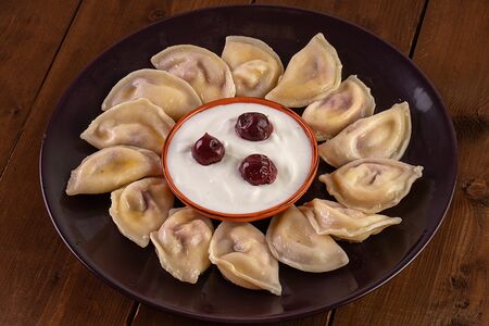 Вареники с вишней