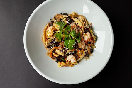 Бататовая лапша с креветкой