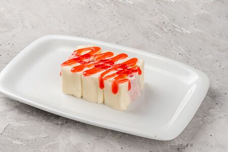 Клубничный ролл