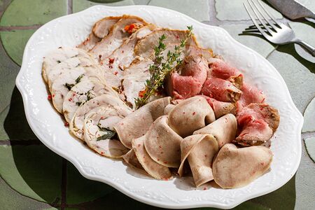 Мясная тарелка