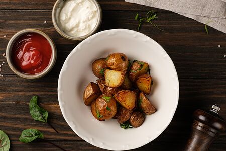 Запеченный молодой картофель