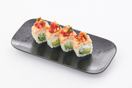 Ролл лосось гриль с сыром горгонзола 1/2