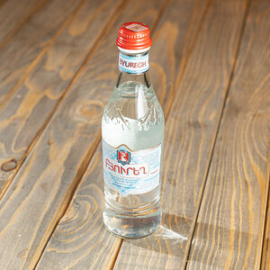 Աղբյուրի ջուր Բյուրեղ