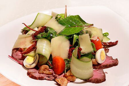 Салатъ съ ростбифомъ Лѣпота