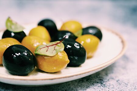 Оливки и маслины