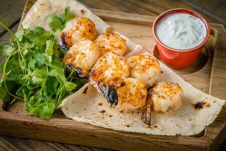 Шашлык креветки