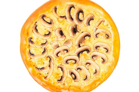 Пицца с грибами на сливочном соусе